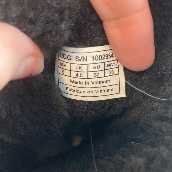 UGG sz 6 black suede Bailey bow mid boots - Picture 8 of 12